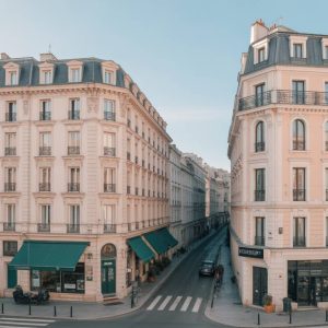 Pourquoi les Hôtels-Boutiques Gagnent du Terrain face aux Airbnbs dans les Grandes Villes Européennes